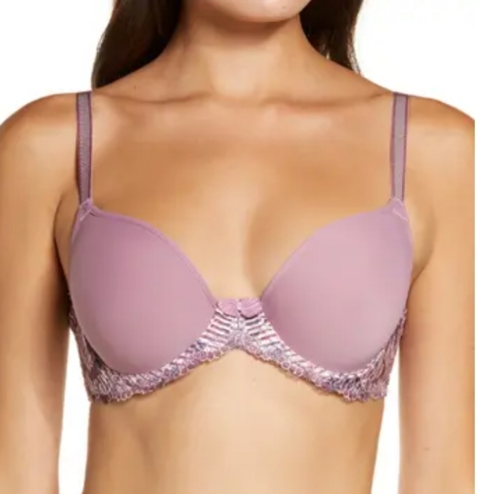 Wacoal 32DD "La Femme Molded Underwire" bra